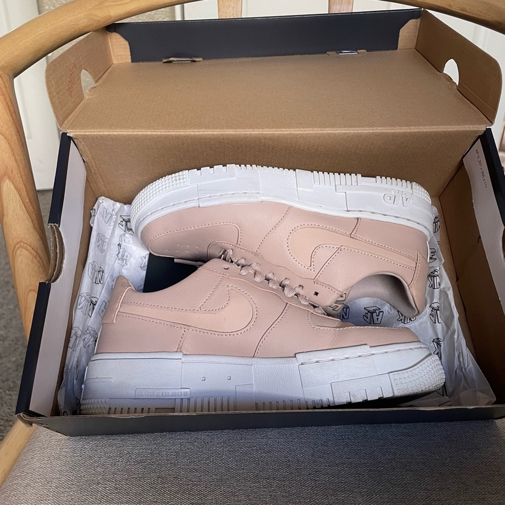 Nike Air Force One Pixel